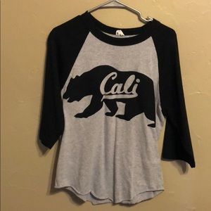 Three-quarter sleeve shirt